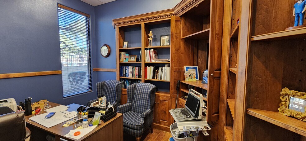 More Photos Of 2050 Mariner Dr, Las Vegas Medical For Sale