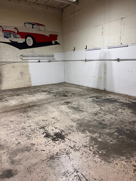 More Photos Of 781 Parker St, Santa Clara Industrial For Lease