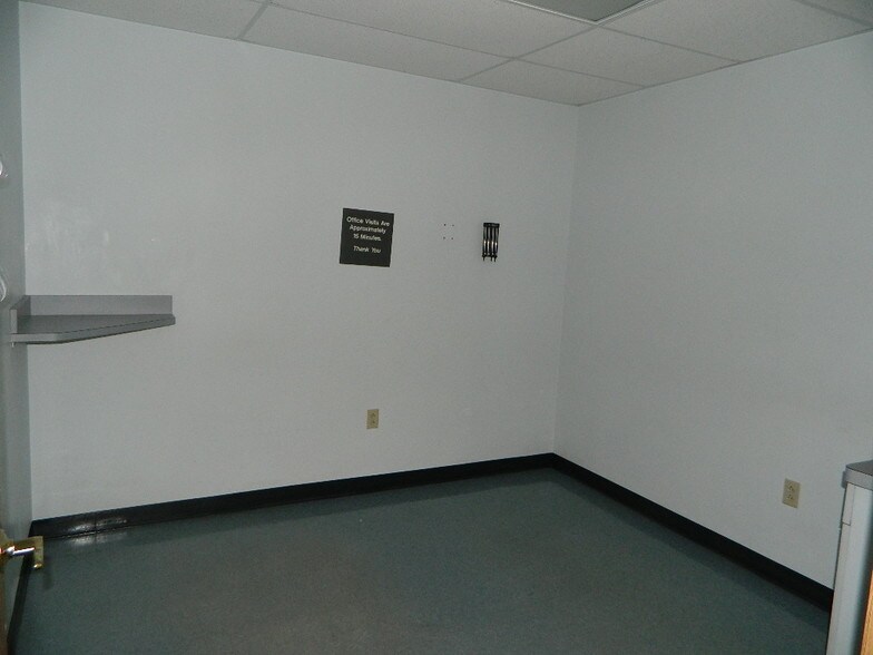 More Photos Of 941 Menoher Blvd, Johnstown Office For Sale