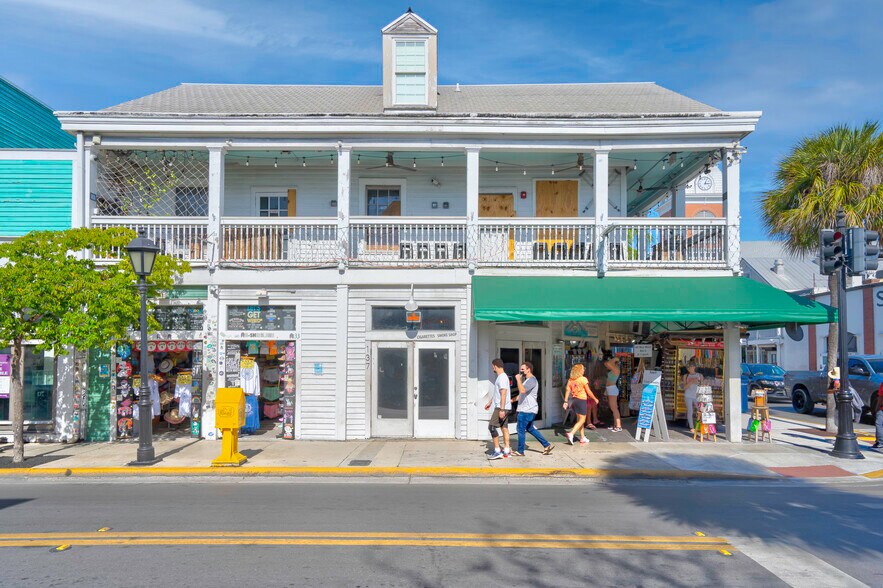 More Photos Of 135 Duval St, Key West Bar For Lease