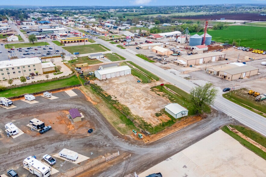 More Photos Of 403 Linwood Plz, Lindsay Warehouse For Sale