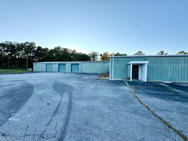 More Photos Of 468 Nelson Ferry Rd, Moncks Corner Warehouse For Lease