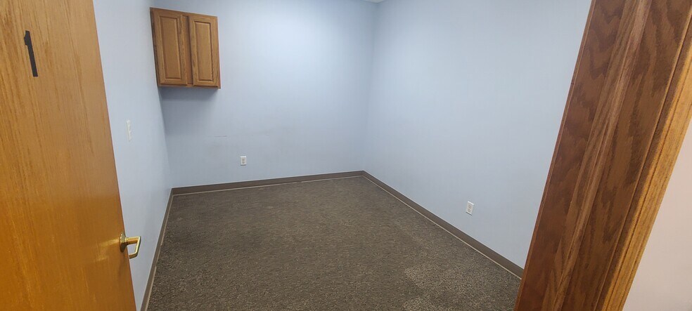 More Photos Of 1289 M-89, Otsego Medical For Lease