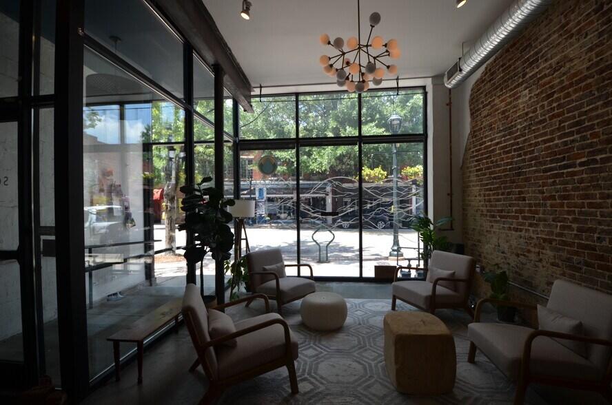 More Photos Of 515 S Elm St, Greensboro Storefront Retail Office For Lease