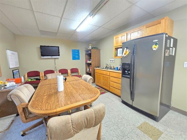 More Photos Of 705 Baptiste Dr, Paola Medical For Sale