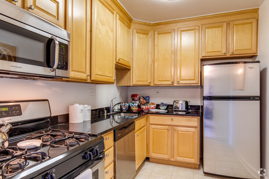 More Photos Of 5480 Wisconsin Ave, Chevy Chase Apartments For Lease