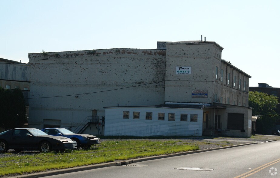 More Photos Of 831 Broad St, Utica Manufacturing For Lease