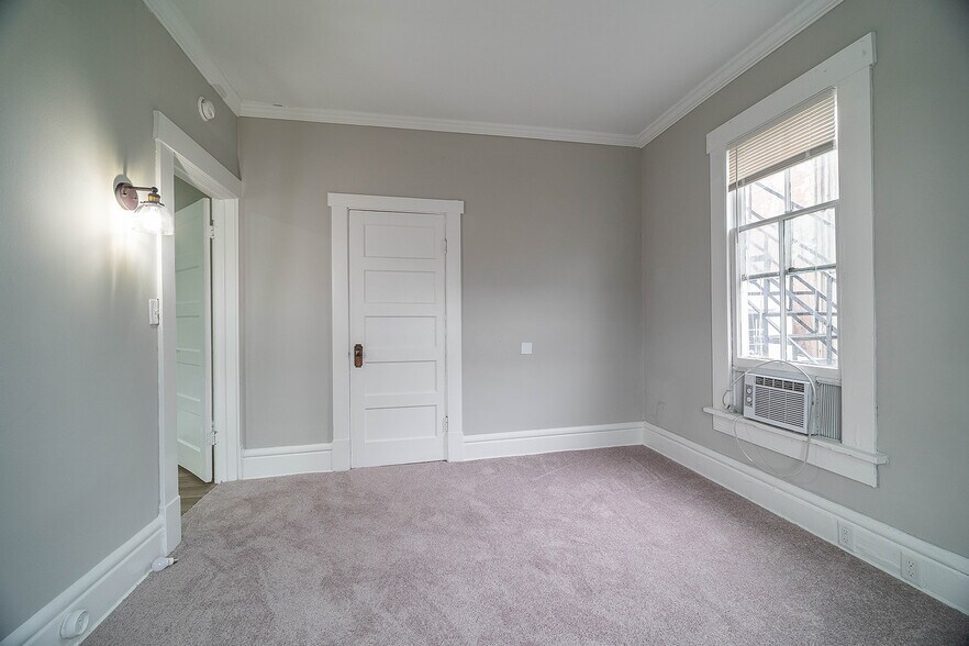 More Photos Of 16-20 W Park St, Westerville Apartments For Sale
