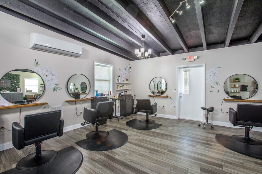 More Photos Of 1500 South St, Leesburg Storefront Retail Office For Sale