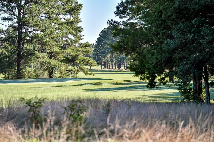 More Photos Of 36 Wedgewood Dr, Farmville Golf Course Driving Range For Sale