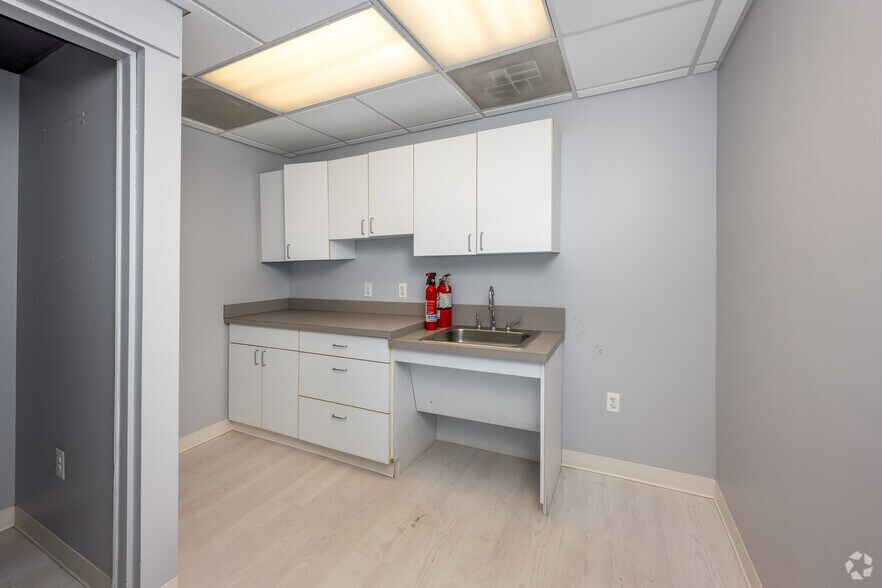 More Photos Of 4701 Randolph Rd, Rockville Medical For Lease