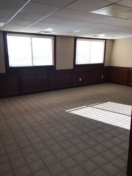 More Photos Of 5039-5057 Merriam Dr, Merriam Office For Lease