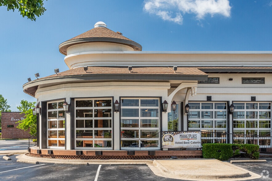 More Photos Of 1636 S 48th St, Springdale Restaurant For Sale