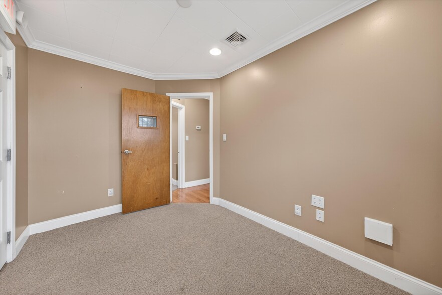 More Photos Of 201 Homestead Ave, Maybrook Office For Sale