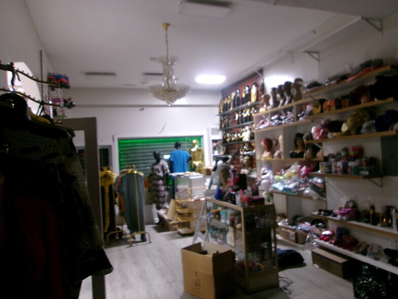 More Photos Of 324 Clinton Pl, Newark Storefront Retail Residential For Lease