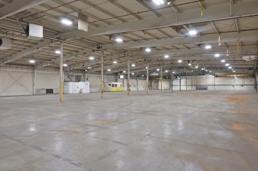 More Photos Of 2424 W 23rd St, Erie Manufacturing For Lease