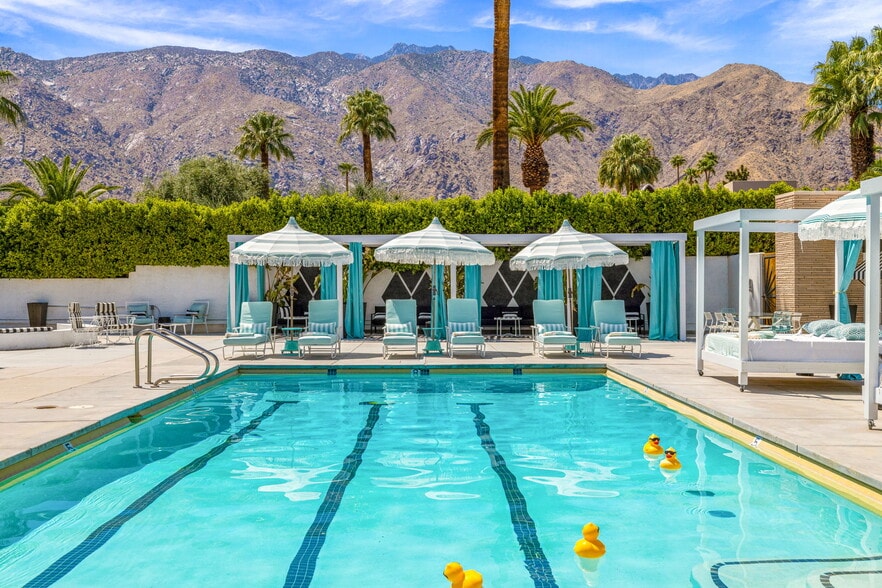 More Photos Of 120 W Vereda Sur, Palm Springs Hotel For Sale