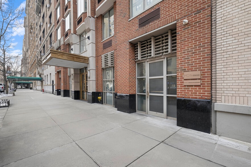 More Photos Of 160 W 86th St, New York Apartments For Sale