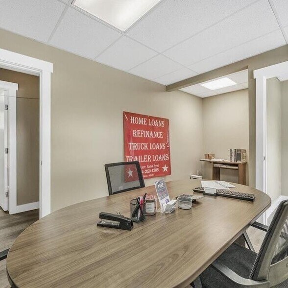 More Photos Of 25400-25430 Goddard Rd, Taylor Medical For Sale