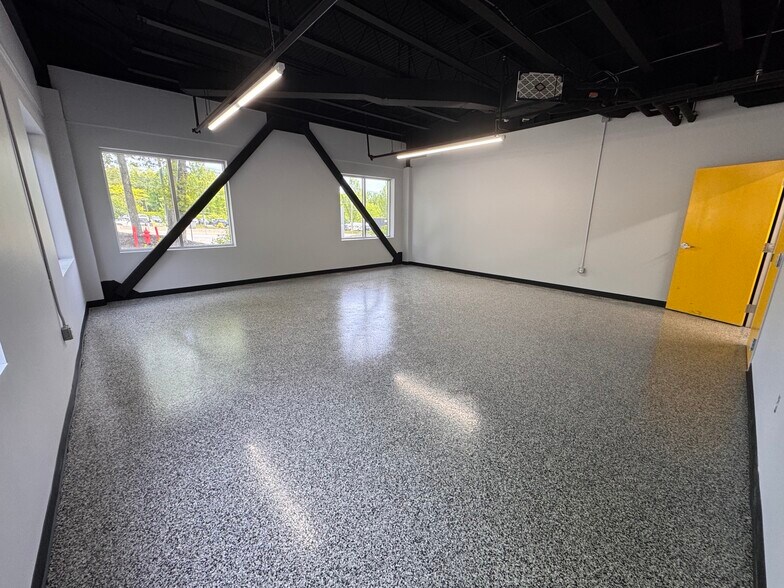 More Photos Of 250 Turnpike Rd, Southborough Office For Lease