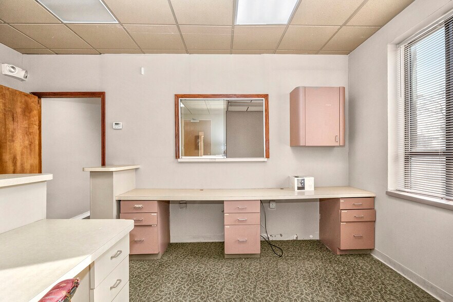 More Photos Of 5245 Schaefer Rd, Dearborn Medical For Sale