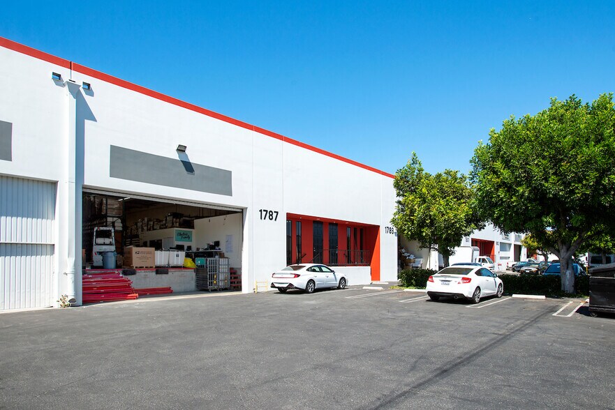 More Photos Of 1771-1837 E 46th St, Los Angeles Warehouse For Lease