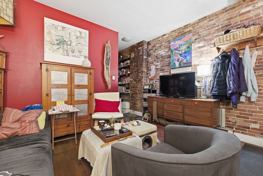 More Photos Of 275 Main St, South Berwick Storefront For Sale