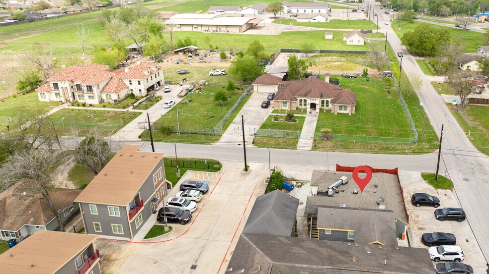More Photos Of 412 S 8th St, South Houston Flex For Sale