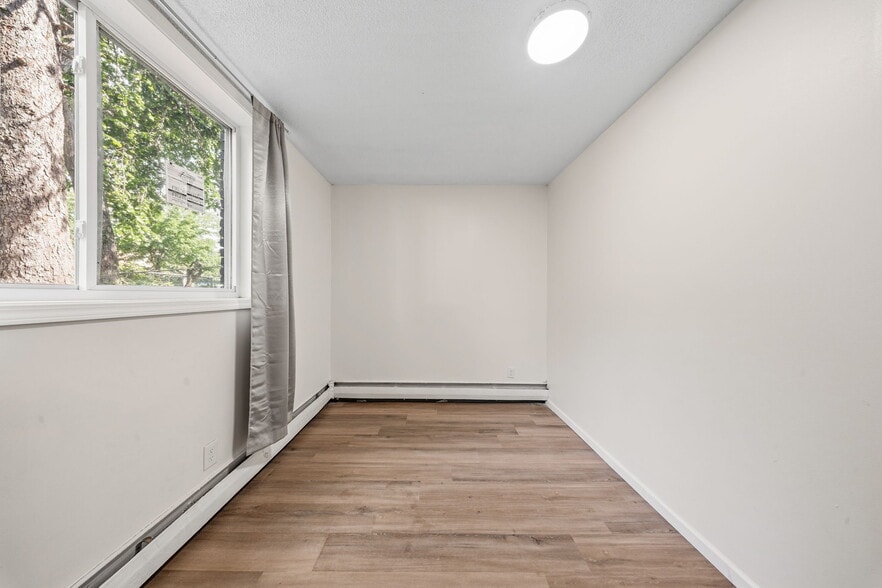 More Photos Of 2528 17th Ave S, Minneapolis Apartments For Sale