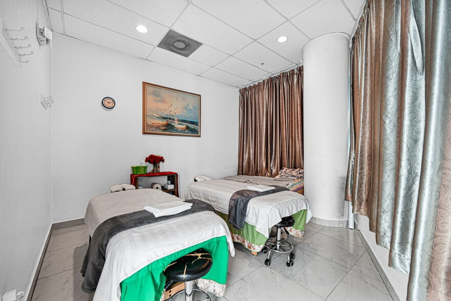 More Photos Of 2301 Wilton Dr, Wilton Manors Apartments For Sale