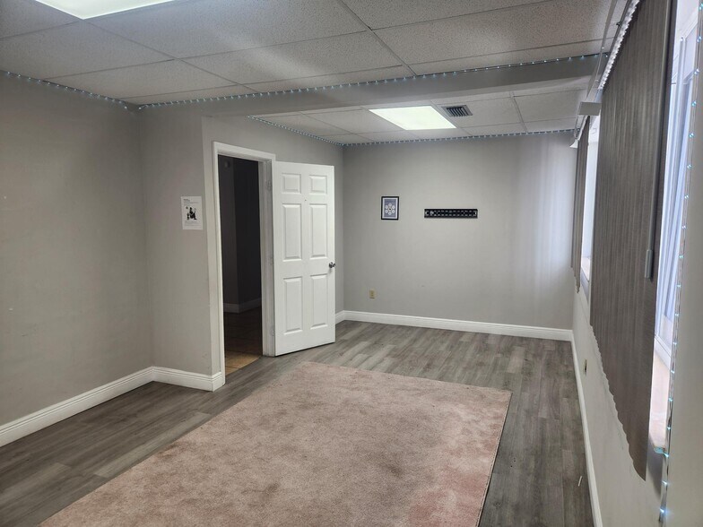More Photos Of 1410 SW 1st St, Miami General Retail For Lease