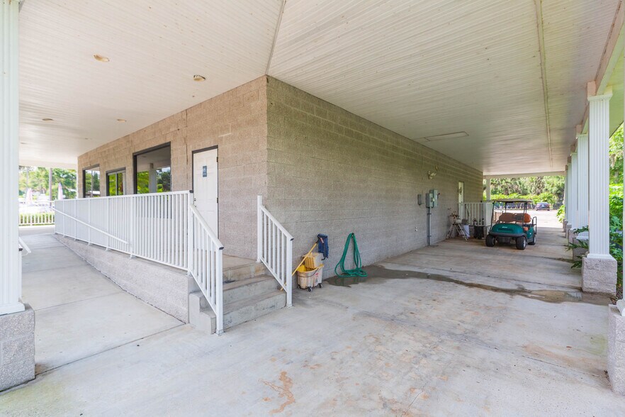 More Photos Of 13815 21st St, Dade City Auto Dealership For Sale