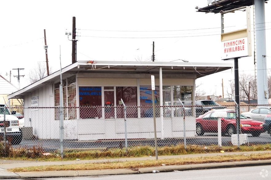 Primary Photo Of 4213 Lee Rd, Cleveland Auto Dealership For Sale