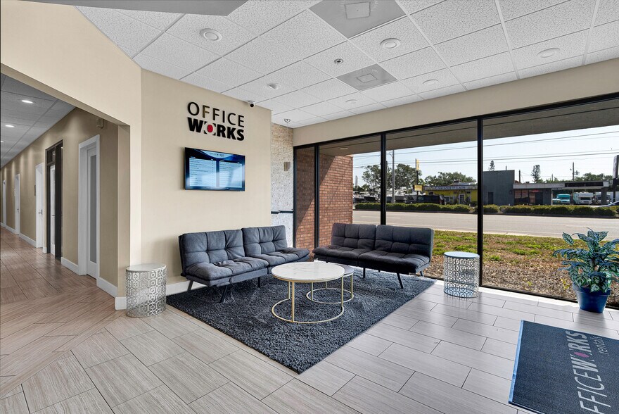 More Photos Of 5666 Seminole Blvd, Seminole Office For Sale