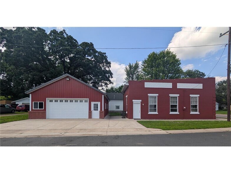 More Photos Of 445 Main St, Clearwater Office For Sale