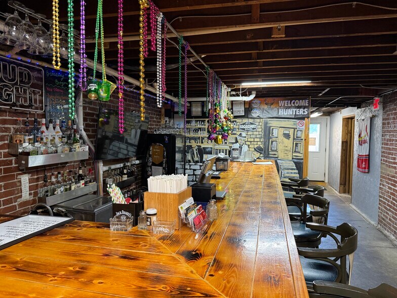 More Photos Of 160 W Broadway St, Sparta Restaurant For Sale