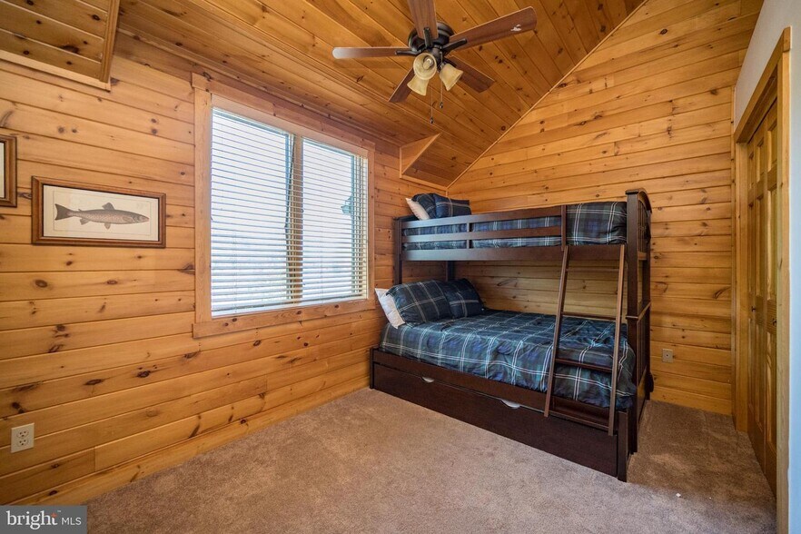 More Photos Of 25 Cedar Shores dr, Mchenry Marina For Sale