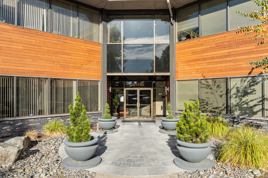 More Photos Of 25195 SW Parkway Ave, Wilsonville Office For Lease