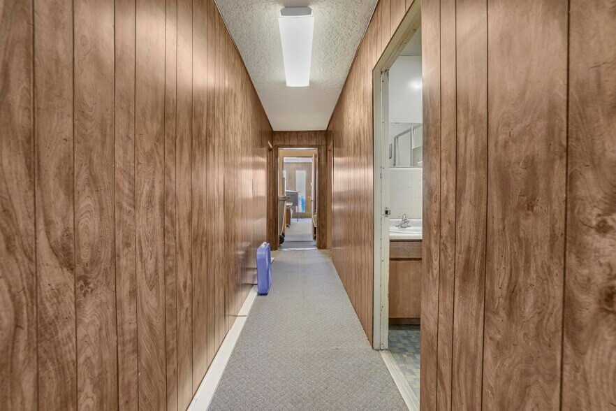 More Photos Of 507 Main Ave W, Twin Falls Flex For Sale