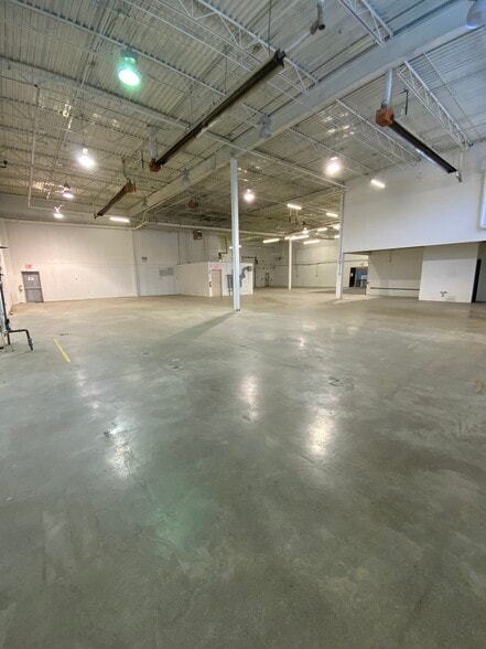 More Photos Of 2908 2nd Ave SE, Calgary Warehouse For Lease