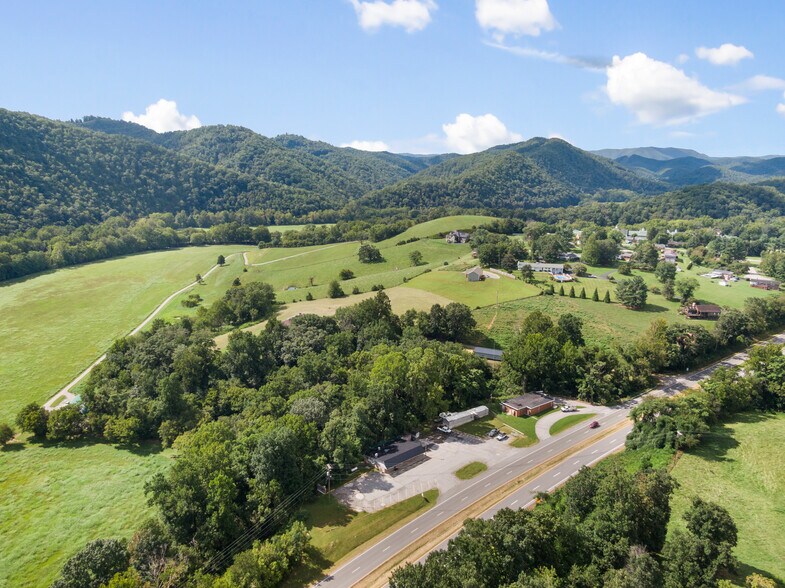 More Photos Of 7643 Roanoke rd, Shawsville Flex For Sale