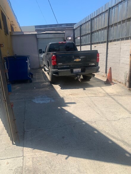 More Photos Of 180 S Alvarado St, Los Angeles Light Distribution For Lease