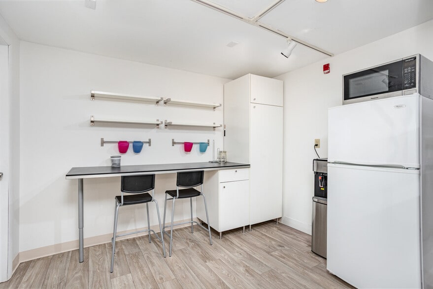 More Photos Of 311-321 Center Ave, Bay City Apartments For Sale