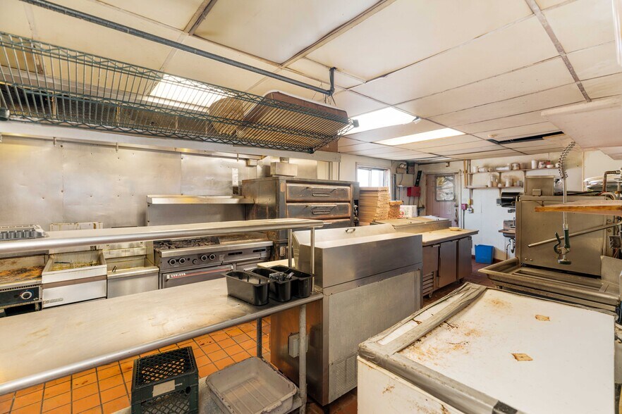 More Photos Of 142 Cross St, Somerville Restaurant For Sale