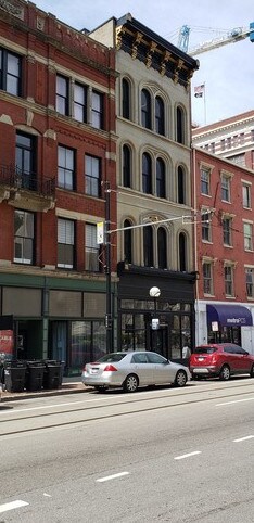 More Photos Of 925 Main St, Cincinnati Loft Creative Space For Lease