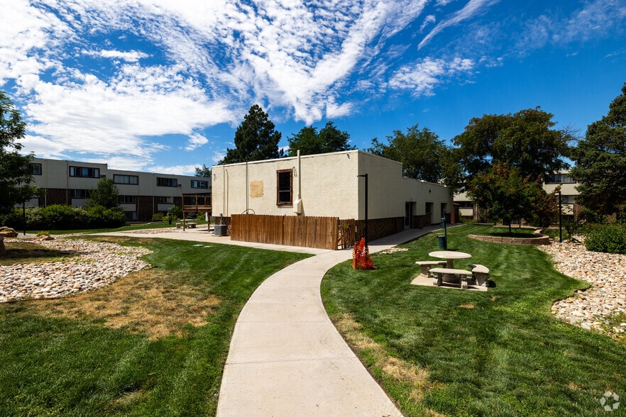 More Photos Of 2025 Jerry Murphy Rd, Pueblo Apartments For Sale