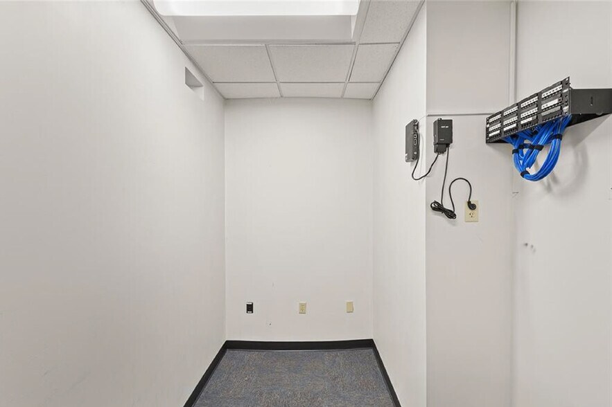 More Photos Of 2350 N Forest Rd, Getzville Office For Lease