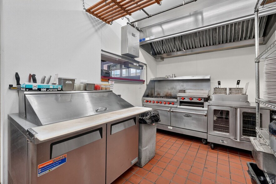 More Photos Of 615 S 1st Ave, Pocatello Restaurant For Sale