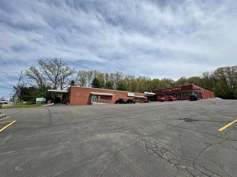 More Photos Of 809-811 Grandview Rd, Oil City Freestanding For Lease