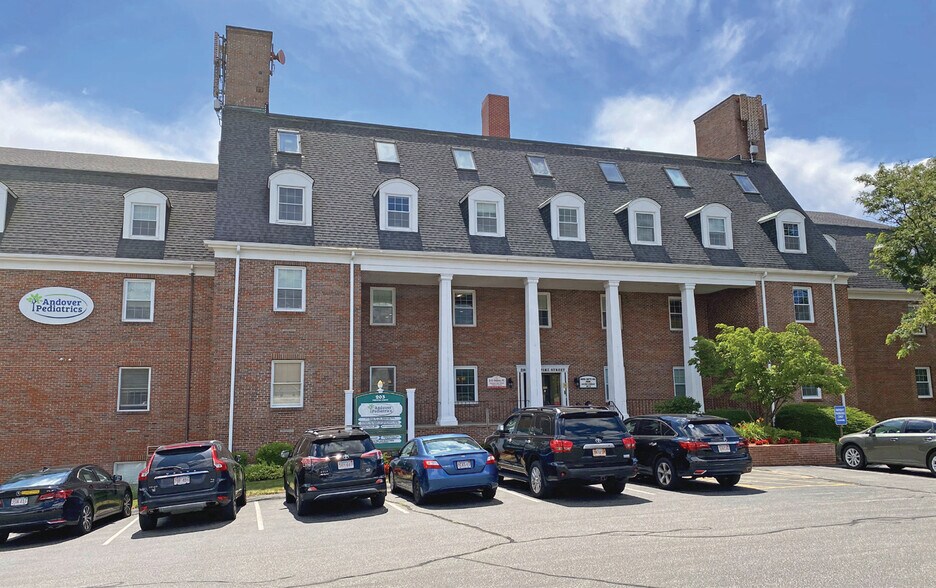 More Photos Of 451 Andover St, North Andover Medical For Lease